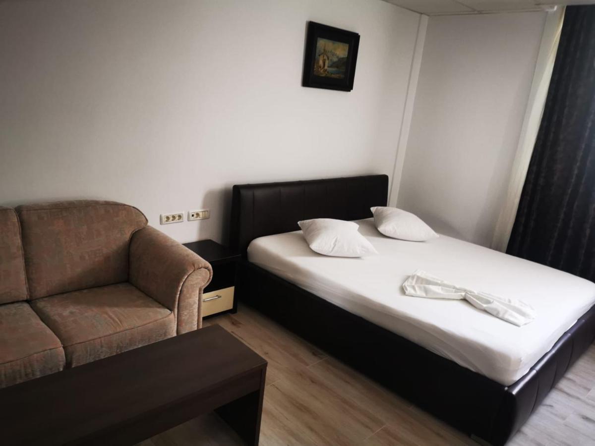 Hotel Viva Ploieşti Eksteriør billede