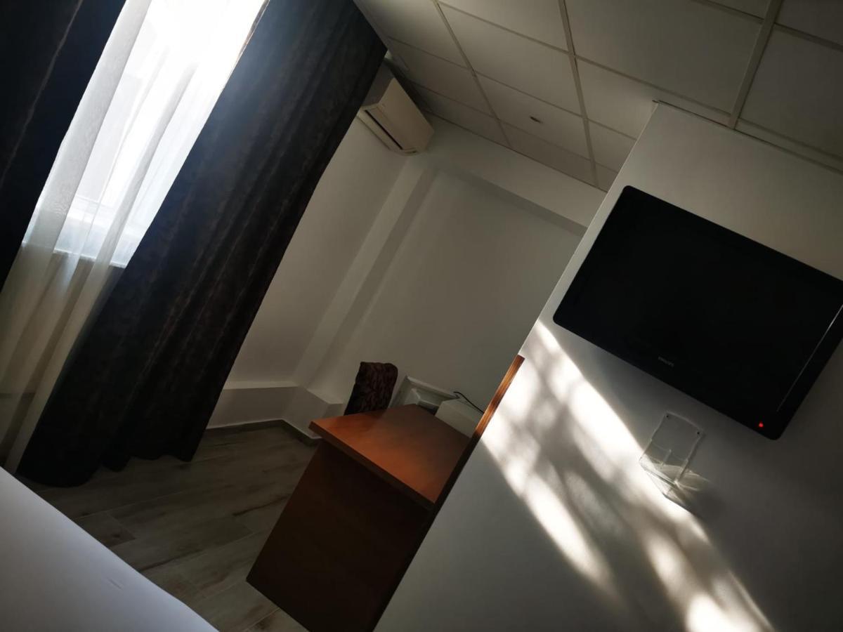 Hotel Viva Ploieşti Eksteriør billede